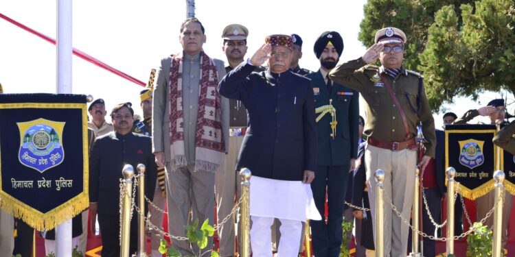 राज्यभर में गणतन्त्र दिवस हर्षोल्लास के साथ मनाया गया राज्यपाल ने रिज पर फहराया तिरंगा