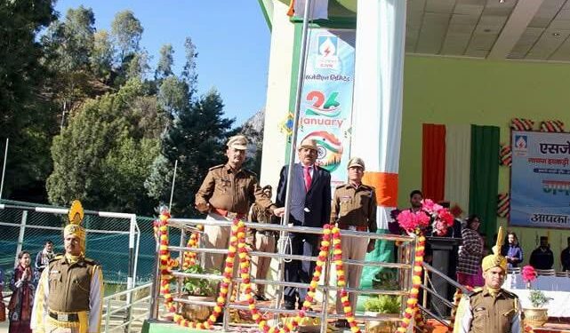 नाथपा झाकड़ी हाइड्रो पावर स्टेशन में 76वाँ गणतंत्र दिवस धूमधाम से मनाया गया