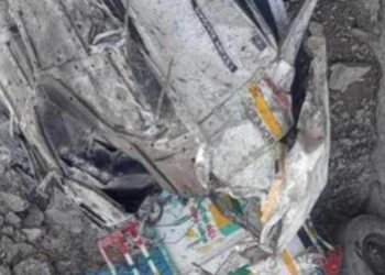 नित्थर-रामपुर सड़क पर टला बड़ा हादसा, सिरमौर मे खाई में गिरी पिकअप गाड़ी, दो युवकों की मौके पर ही मौत; यहां पेश आया हादसा