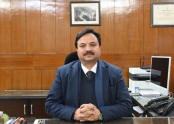 शिमला में दो चिल्ड्रन ऑफ द स्टेट के भावी माता पिता को करवाया दत्तक ग्रहण, जानिए क्या होती है बच्चा गोद लेने की प्रक्रिया…..