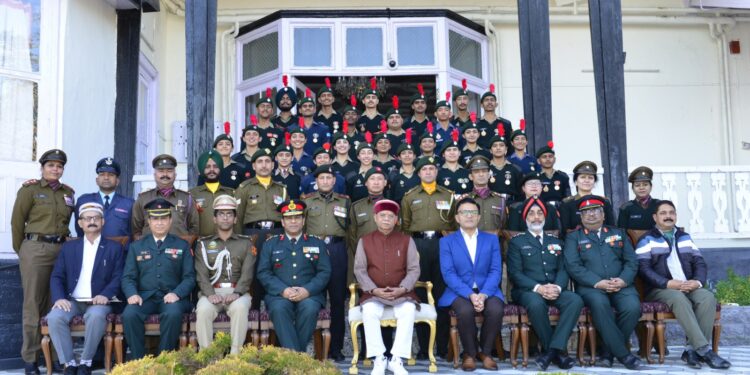 गणतंत्र दिवस शिविर में भाग लेने वाले एनसीसी कैडेट्स ने की राज्यपाल से भेंट