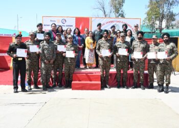 रोटरी हिल क्वीन क्लब द्वारा जतोग कैंट में 22 जैक राइफल्स के साथ रक्तदान शिविर आयोजित