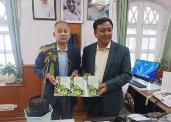 बागवानी मंत्री ने दीपक सिंघा की पुस्तक ऑपोर्चूनिटी एंड चैलेंजिज़ ऑफ एवोकाडो फार्मिंग इन हिमाचल प्रदेश’’   का विमोचन किया,  जानिए एवोकाडो की  खेती से कितनी होगी कमाई……