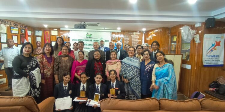 पुष्प उत्सव और पुष्प प्रदर्शनी अंतरराष्ट्रीय शिमला महोत्सव का हिस्सा बनकर भव्य रूप से संपन्न