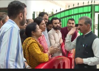 CM से मिले आउटसोर्स कर्मचारी, रखी ये मांगे….