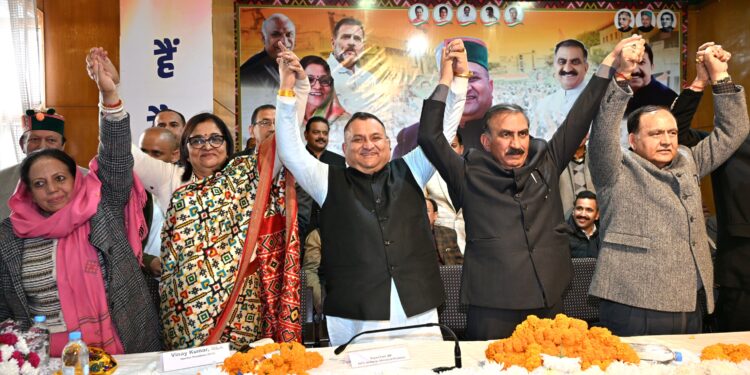 मुख्यमंत्री की उपस्थिति में प्रदेश कांग्रेस पार्टी के नव नियुक्त अध्यक्ष ने पदभार ग्रहण किया