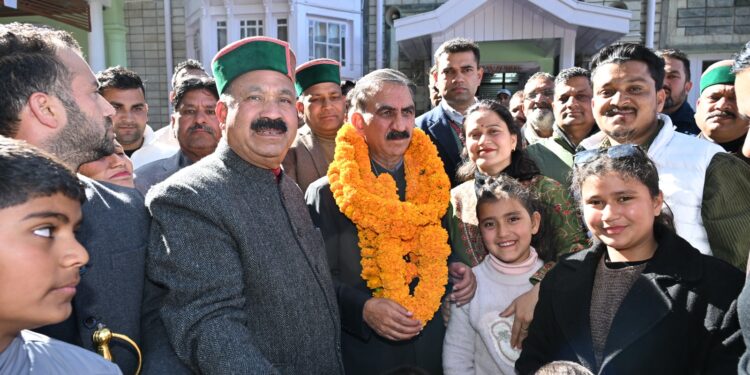 नाचन विधानसभा क्षेत्र के प्रतिनिधिमंडल ने मुख्यमंत्री से की भेंट