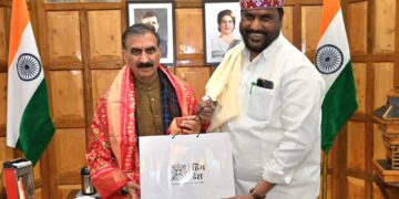 अदलुरी लक्ष्मण कुमार ने मुख्यमंत्री से भेंट की, मुख्यमंत्री को तेलंगाना में राइजिंग ग्लोबल समिट 2025 के लिए किया आमत्रित