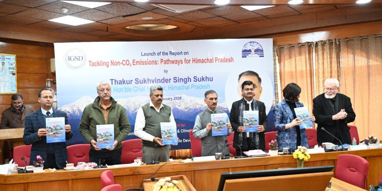 अप्रत्याशित बादल फटने की घटनाएं और सिकुड़ते ग्लेशियर जलवायु परिवर्तन के संकेतः मुख्यमंत्री