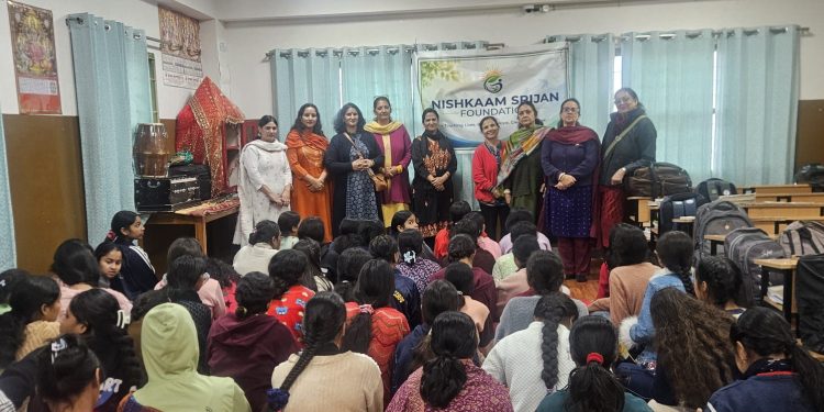 निष्काम सृजन फाउंडेशन ने बालिका आश्रम मशोबरा में बालिकाओं संग मनाई नवरात्रों की शुरुआत